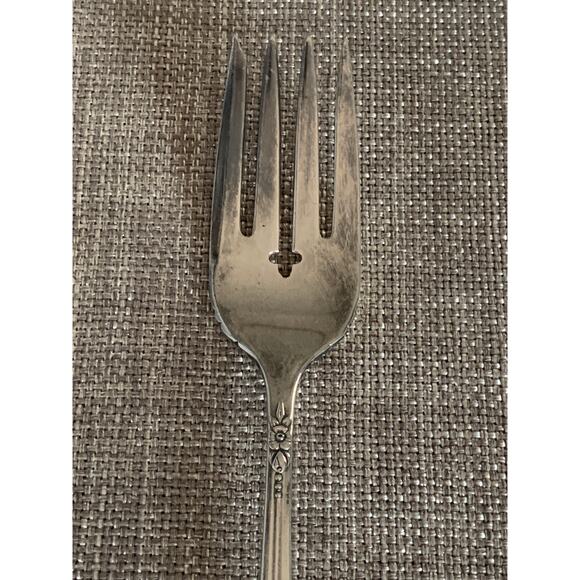 Rogers 1881 Oneida Ltd 1948 Salad Fork Plantation Pattern 6 1/2" Silverplate - Picture 3 of 7